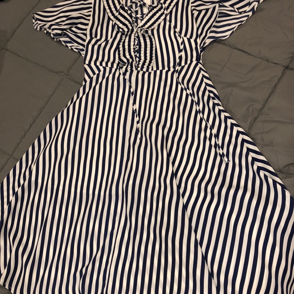 SOLD Sexy Plunging Neck Ruffle Dress - Medium - Picture 6 of 8